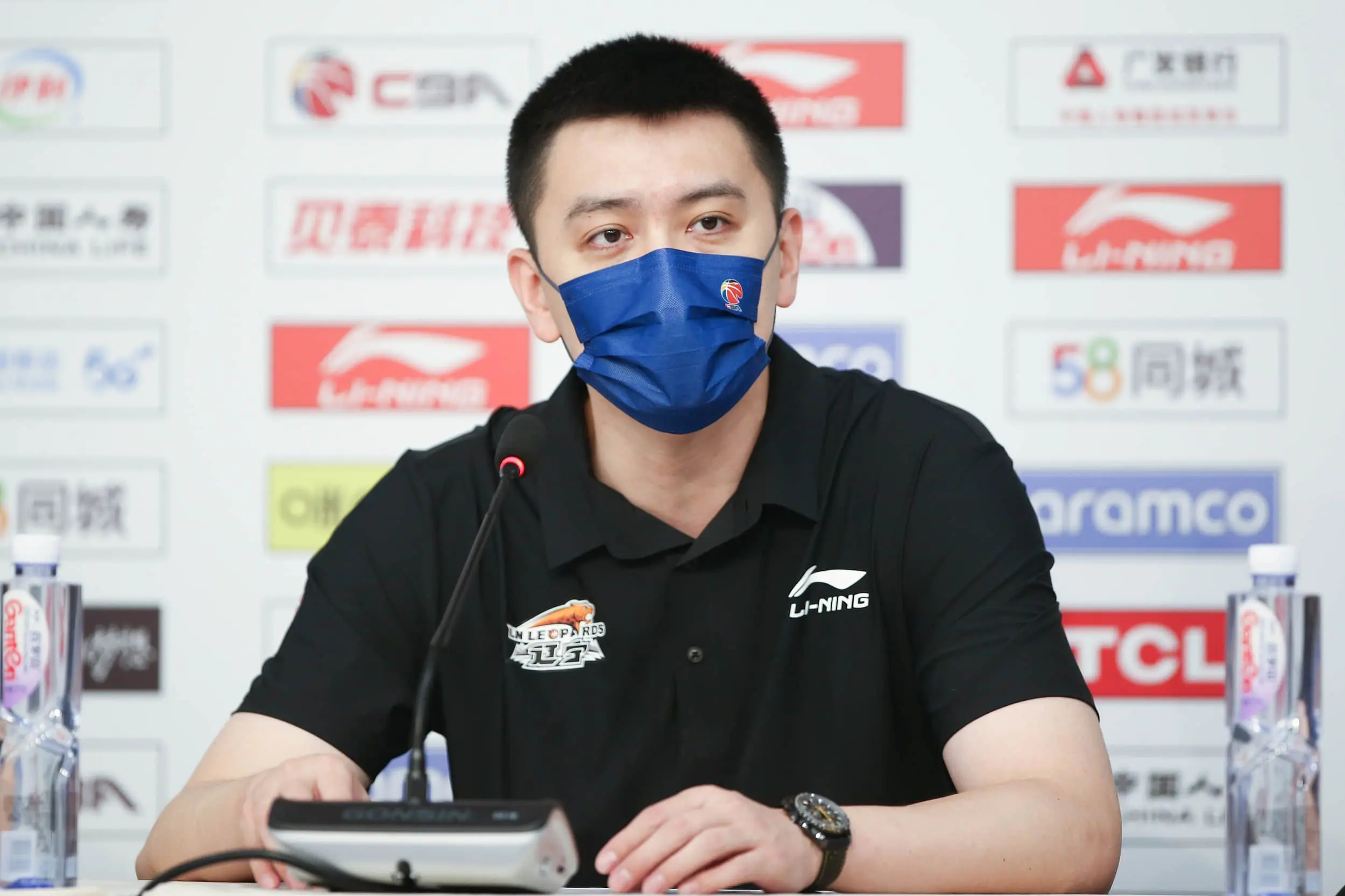 的带领下 的带领下